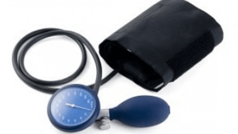 Importanța Măsurării Tensiunii Arteriale la Ambele Brațe: O Nouă Perspectivă Asupra Sănătății Cardiovasculare