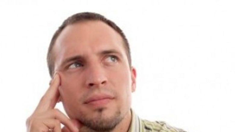 Predispoziția Bărbaților la Pierderile de Memorie: O Analiză Detaliată a Studiilor și Implicațiilor