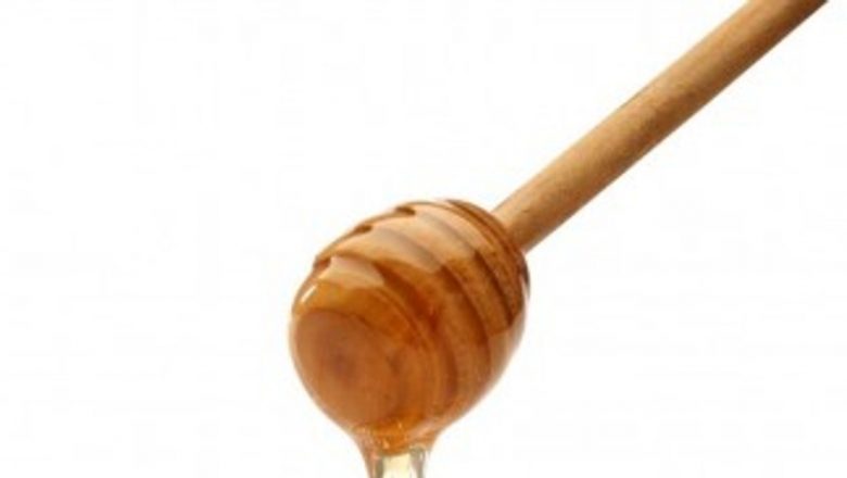 Lăptişorul de matcă: Secretul anticărților de frumusețe și sănătate