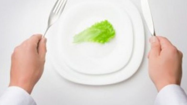 Strategii Eficiente pentru Slăbire: Calorii, Proteine și Dieta Personalizată