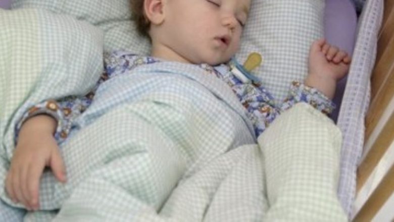 Ghid Complet pentru Somnul Copiilor: Tehnici și Sfaturi pentru Părinți