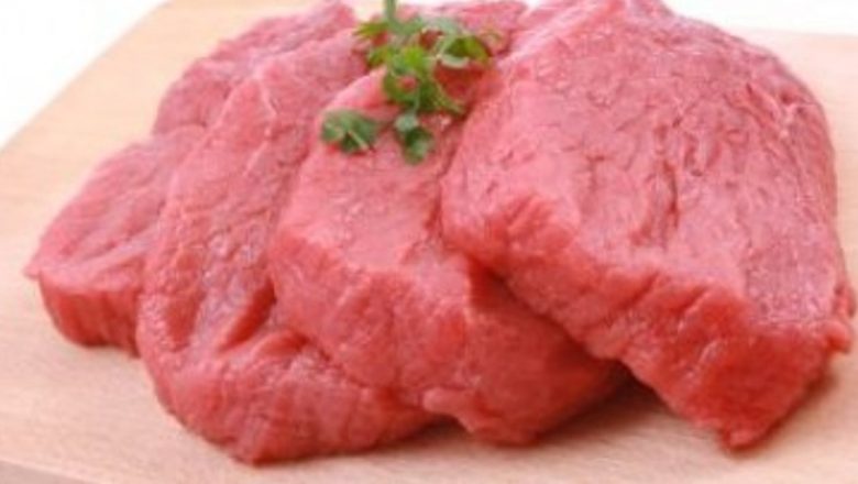 Beneficiile Reducerii Consumului de Carne: O Privire Asupra Sănătății Cardiovasculare și a Riscurilor de Cancer