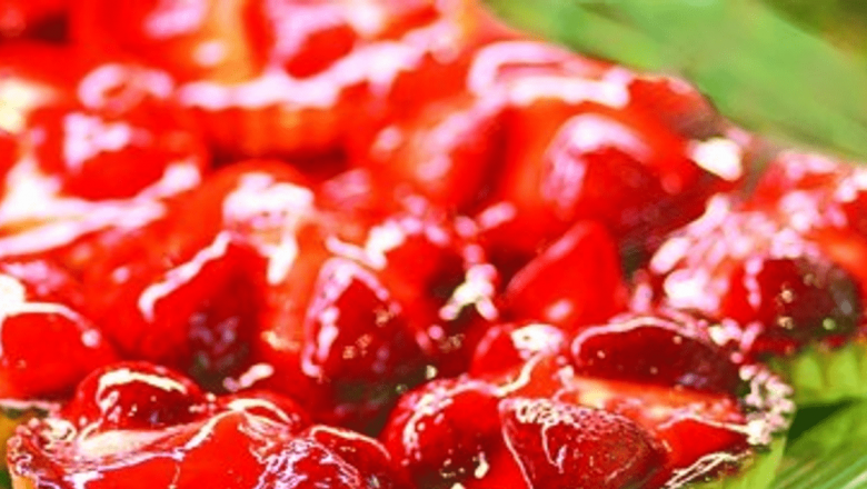 Tartă cu căpșuni: O delicatesă de sezon care îmbină tradiția cu inovația