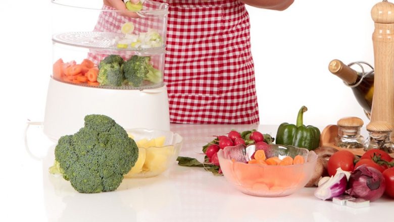 Gătitul la Aburi: O Metodă Eficientă pentru Păstrarea Vitaminașilor și Îmbunătățirea Sănătății