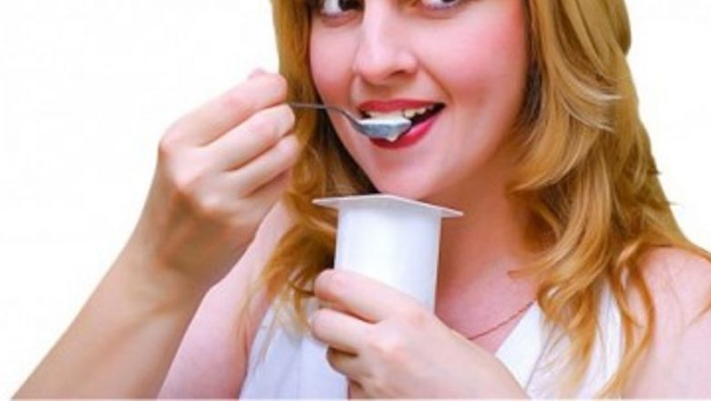 Iaurtul de casă: O comoară nutritivă plină de beneficiile calciului și vitaminelor