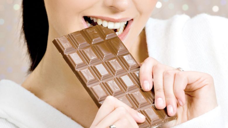 Ciocolata: Deliciu sau Secret al Slăbirii? O Analiză Detaliată a Beneficiilor Sale