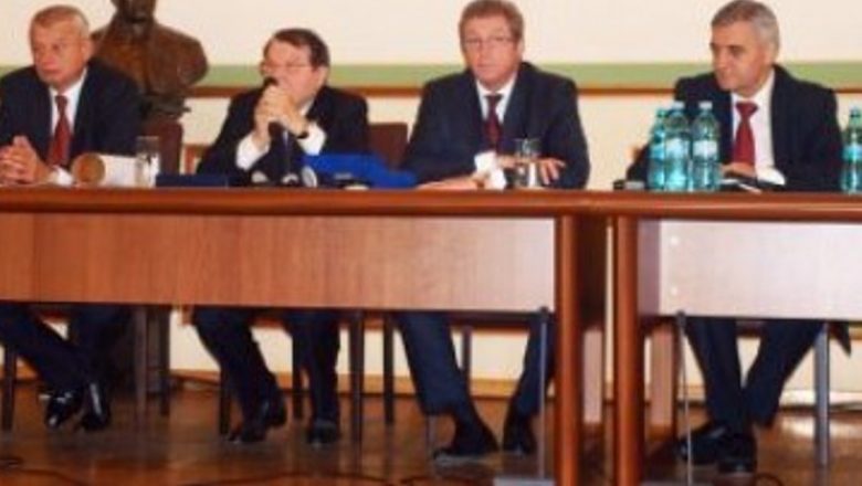 Luc Montagnier, laureatul Nobel pentru descoperirea HIV, aduce un omagiu cercetării medicale la București