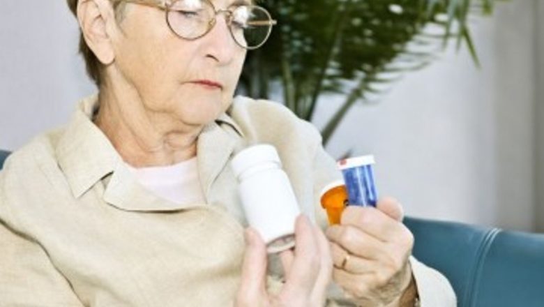 Vitaminele Esențiale pentru Vârstnici: Ghid Complet pentru Sănătate și Longevitate