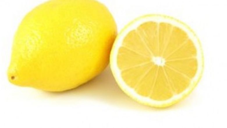 Importanța Vitaminei C în Prevenirea Osteoporozei: O Analiză Detaliată