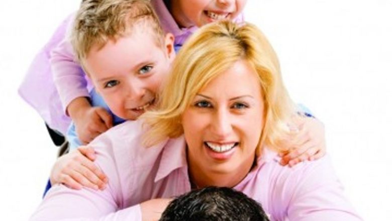 Influența Familiei asupra Viitorului Emoțional și Psihologic al Copiilor