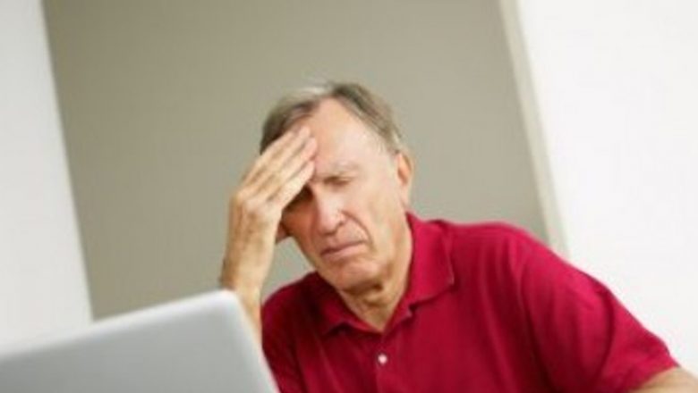 Ecranele luminoase pe timp de noapte: Un pericol tăcut pentru sănătatea mentală