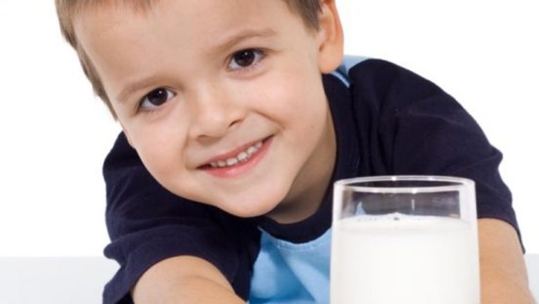 Laptele: Un Superaliment în Dieta Noastră – Beneficii și Perspective