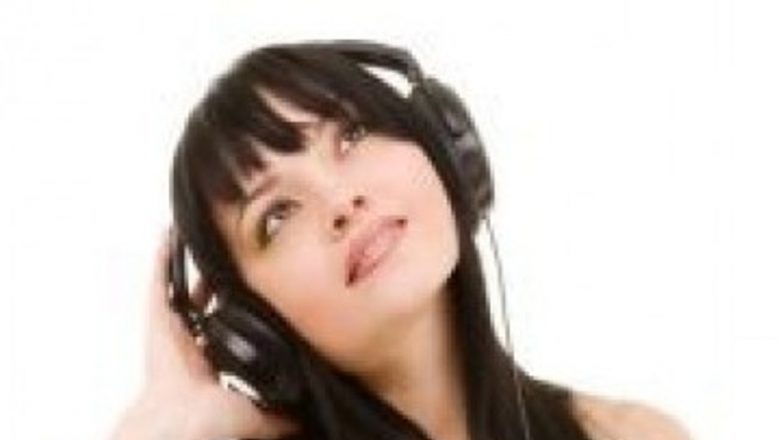 Muzica prea tare: Impactul asupra sănătății auditive și riscurile asociate