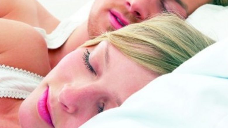 Cum să înfrunți insomniile: Importanța lapte și miere în rutina de somn