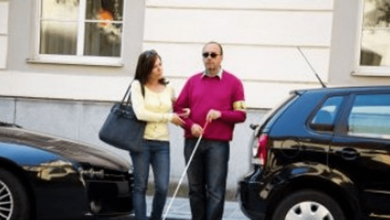 Drepturile persoanelor nevăzătoare: Acces la aparate auditive și alte beneficii esențiale