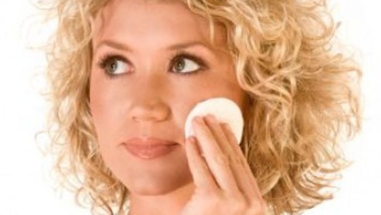 Bronz Uniform Acasă: Secretele Ingredientelor Naturale pentru o Piele Strălucitoare