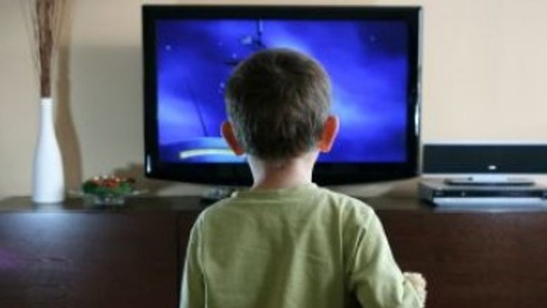 Reducerea Timpului Petrecut în Fața Televizorului: Trucuri și Implicații pentru Copii