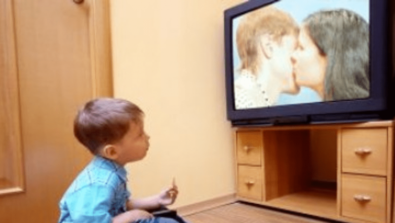 Impactul Timpului Petrecut în Fața Televizorului Asupra Copiilor: O Analiză Detaliată