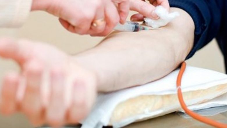 Inovație în Oncologie: Un Test de Sânge Promițător pentru Depistarea Timpurie a Cancerului Pulmonar