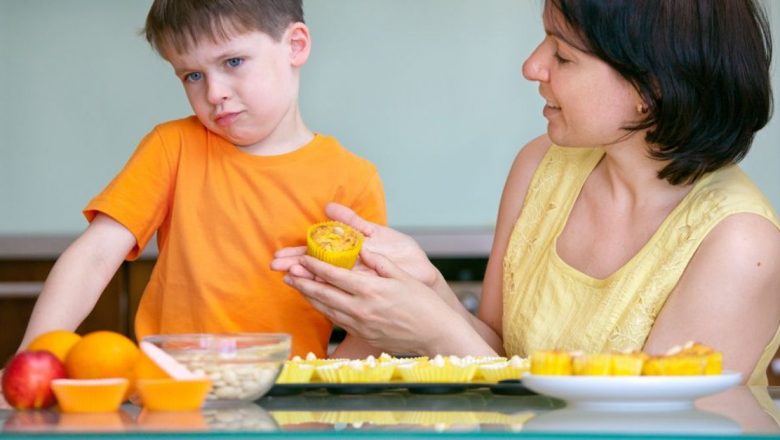 Cum să Abordezi Mofturile Alimentare ale Copiilor: Strategii și Sfaturi Practice