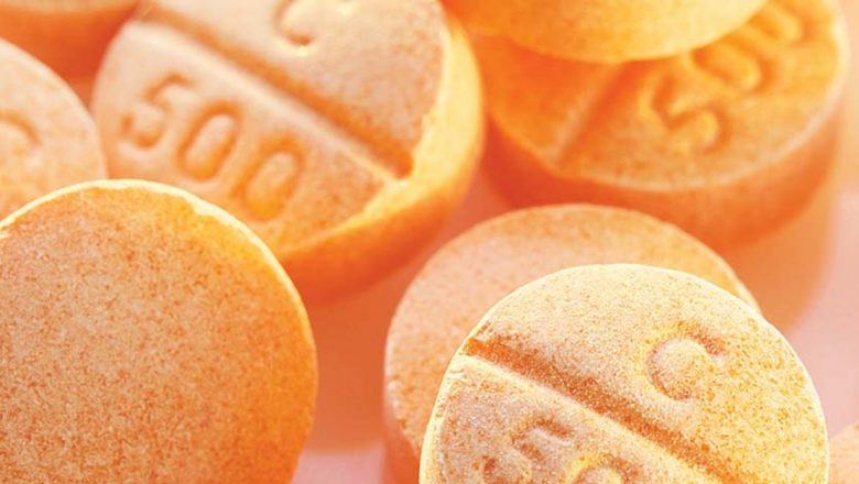 Vitamina C: Beneficii, Riscuri și Legătura cu Durerile de Cap