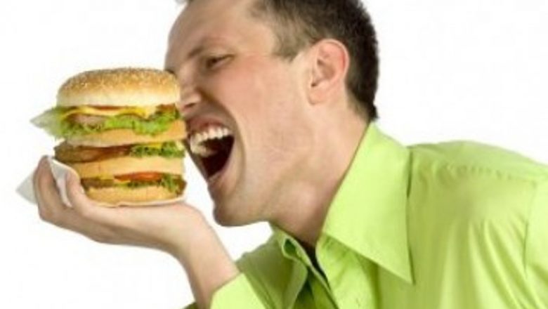 Impactul consumului de fast-food asupra sănătății: Analiza modificărilor organismului și implicațiile pe termen lung