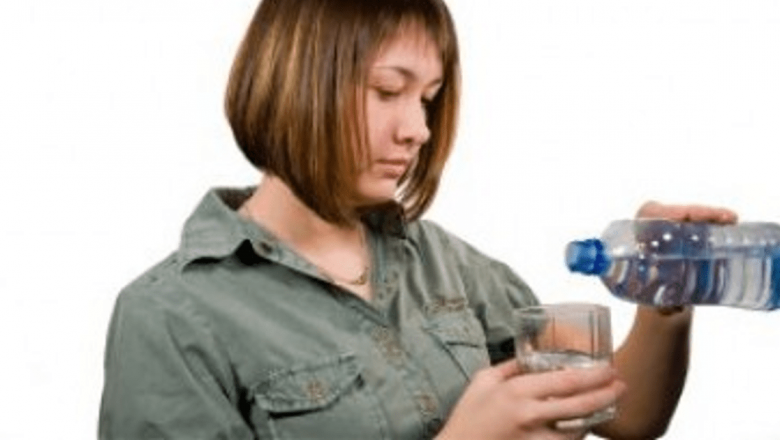 Impactul consumului de apă în timpul mesei asupra digestiei: adevăruri și mituri