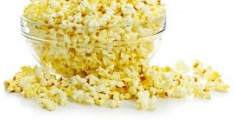 De ce mâncăm popcorn în timpul filmelor: O analiză a obiceiurilor și psihologiei consumului