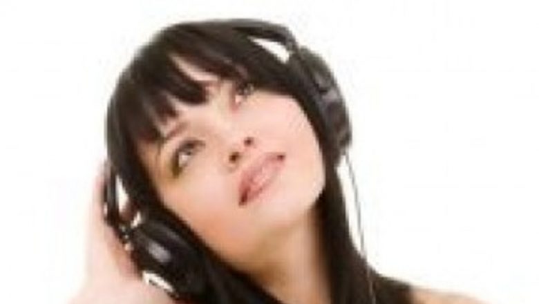 Pericolele ascultării muzicii la volum mare: Ce riscuri te expui și cum te poți proteja