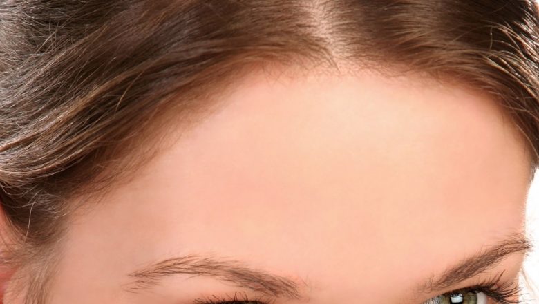 Riscurile Purtării Incorecte a Lentilelor de Contact: O Analiză Detaliată a Pericolelor pentru Sănătatea Oculară