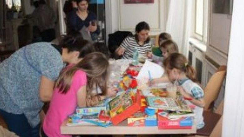 Sprijin esențial pentru mamele aflate în dificultate: Târgul Touched Collection
