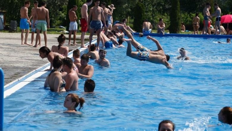 Riscurile ascunse ale urinării în piscină: Ce spun specialiștii despre sănătatea noastră
