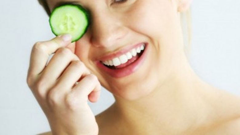 Remedii Naturale pentru Ochi Umflați: Soluții Eficiente și Beneficiile Lor