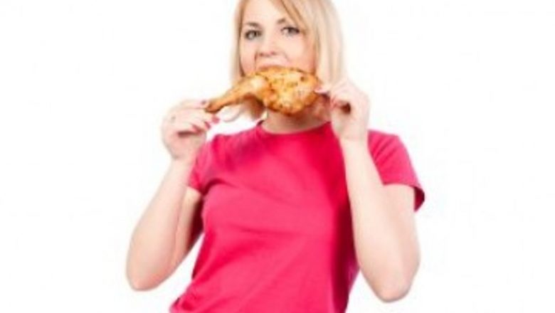 Revoluția Dietetică: Cum Împrumutarea Obiceiurilor Alimentare Masculine Poate Ajuta Femeile să Slăbească Eficient