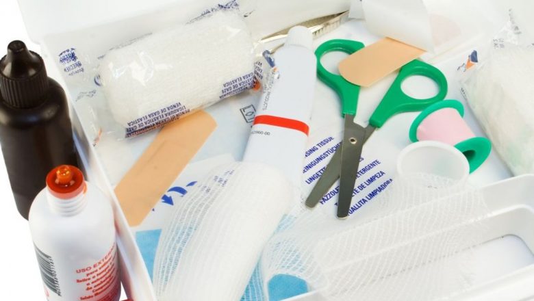 Ghidul Esențial pentru Acordarea Primului Ajutor Copiilor în Timpul Vacanțelor