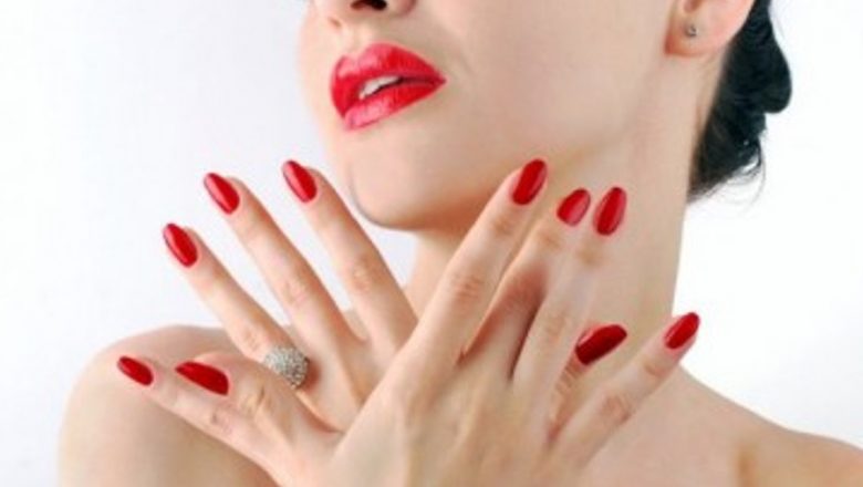 Îngrijirea unghiilor: 5 pași esențiali pentru unghii sănătoase și strălucitoare