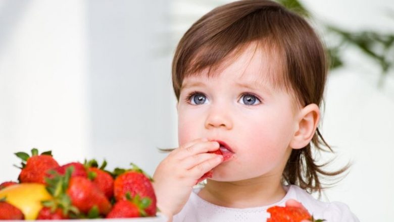 Strategii Eficiente pentru a Încuraja Copiii să Consume Fructe și Legume