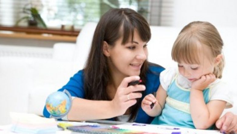 Strategii Eficiente pentru Stimula Creativitatea Copiilor: De la Creioane la Povești