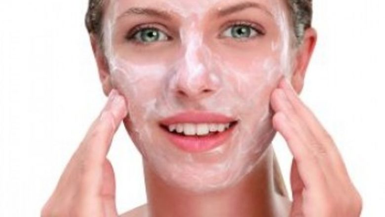 Bicarbonatul de sodiu: Remediu natural pentru îngrijirea personală