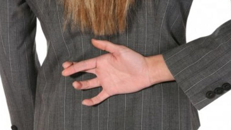 De ce mințim? O analiză profundă a motivelor și implicațiilor minciunii în societate