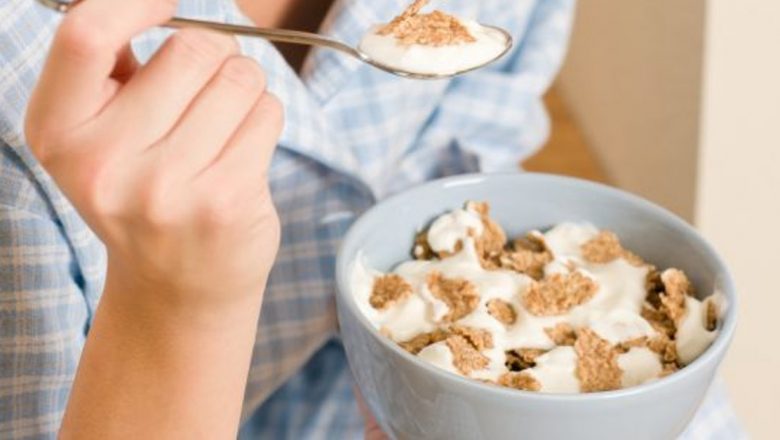 Cum să îți menții colesterolul sub control printr-o alimentație echilibrată