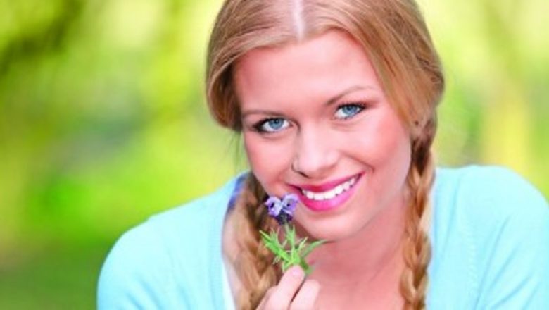 Remedii Naturale pentru Neplăcerile Femeiești: Aliați de Nădejde în Combaterea Durerilor Menstruale și a Simptomelor Asociați
