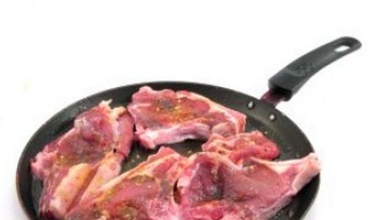 Pericolele ascunse ale alimentației: Cum carnea prăjită poate crește riscul de demență