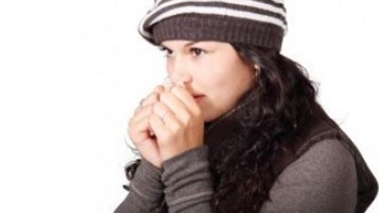 Impactul Frigului asupra Sănătății: Cum Favorizează Herpesul și Alte Afecțiuni