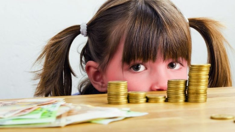 Educația Financiară a Copiilor: Cum Să Îi Învațăm Valoarea Banilor