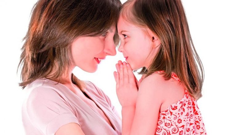Cum să-ți crești copilul singură: Provocări și soluții pentru mamele singure