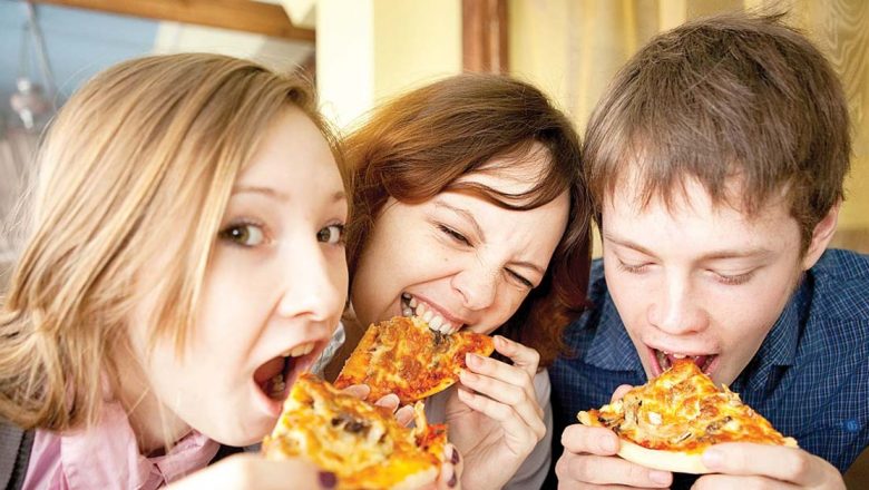 Alimentele care provoacă dependență: De ce pizza și ciocolata ne atrag atât de mult?