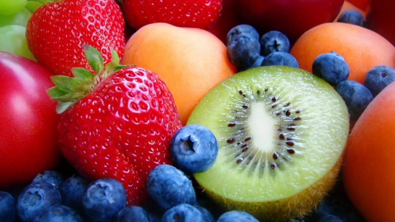 Fructe Delicioase și Beneficiile Lor pentru Sănătatea Cardiovasculară: Cum Afinele și Alte Fructe Pot Reduce Grăsimile din Sânge