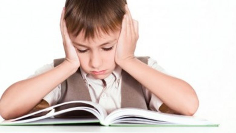 Dislexia la Copii: Înțelegerea și Sprijinul Necesare pentru o Educație Eficientă