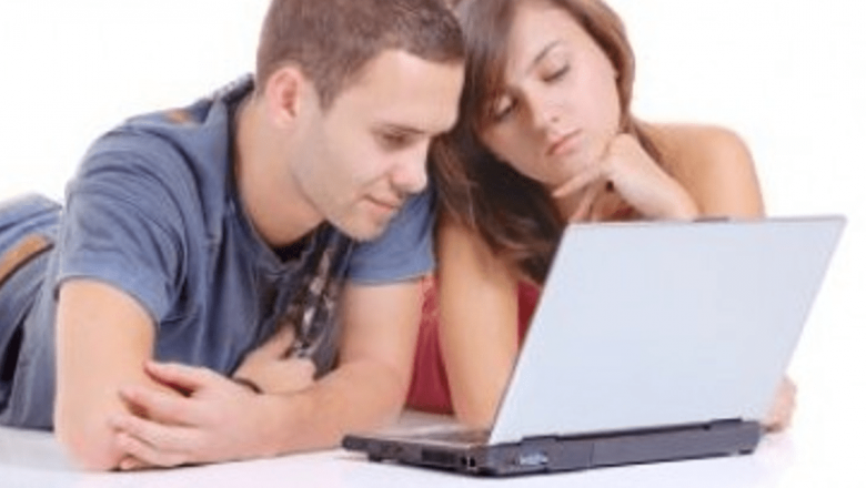 Impactul Internetului Asupra Somnului: O Analiză Detaliată a Riscurilor Asociate Utilizării Tehnologiei